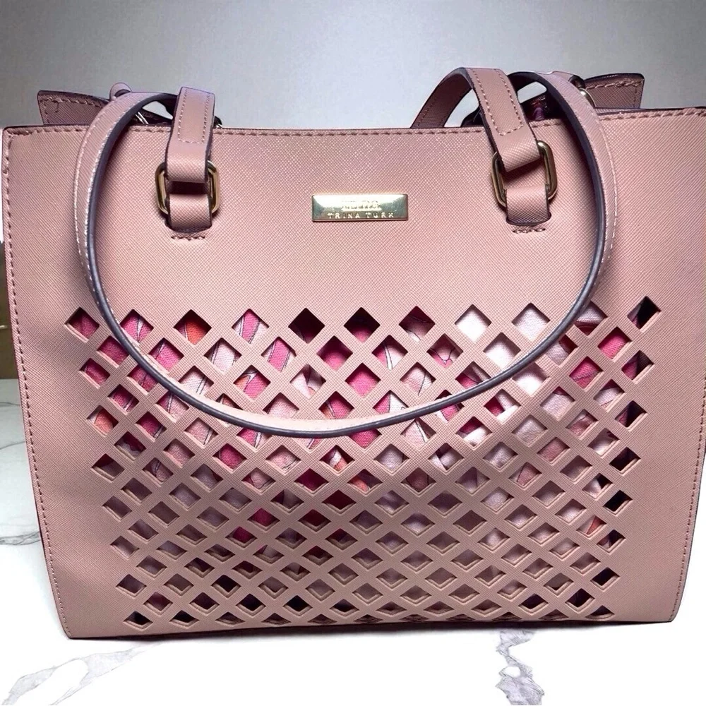 Trina Turk Pink Lattice Handbag with Floral Liner – summer bag